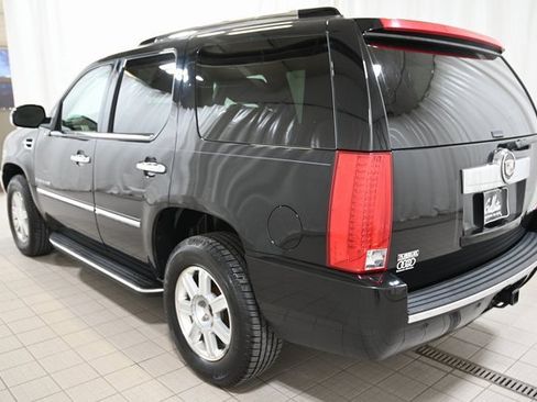 Used 2009 Cadillac Escalade AWD image 11