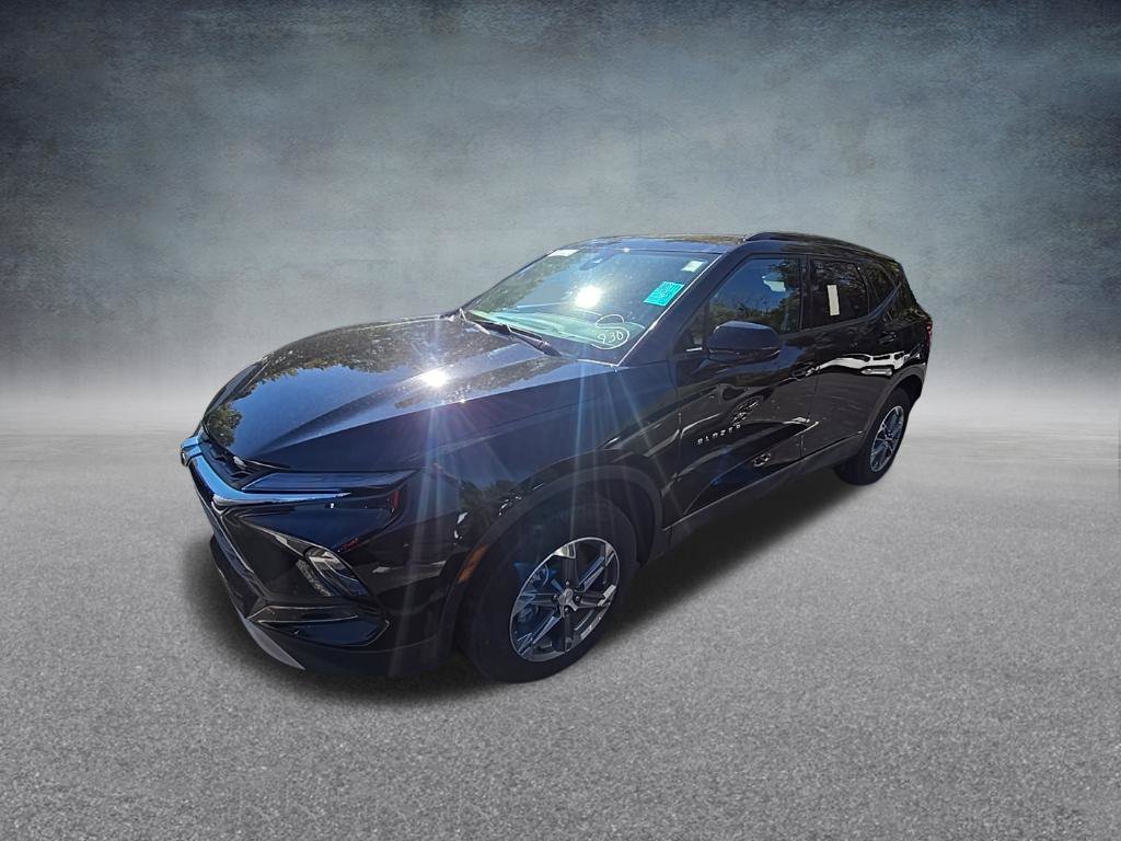 Used 2025 Chevrolet Blazer LT w/ Convenience Package FWD image 4