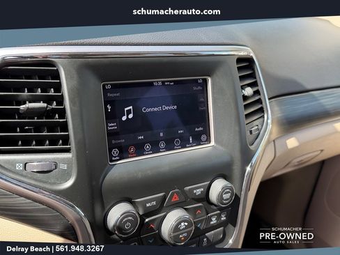 Used 2019 Jeep Grand Cherokee Laredo AWD/4WD image 20