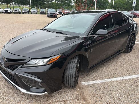 Used 2021 Toyota Camry XSE FWD image 7