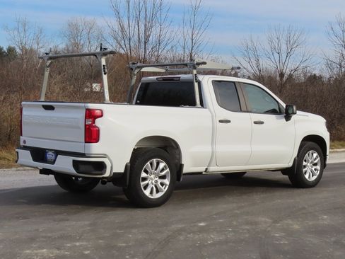 Used 2021 Chevrolet Silverado 1500 Custom image 3