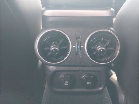 Used 2018 Kia Stinger GT2 AWD/4WD image 12