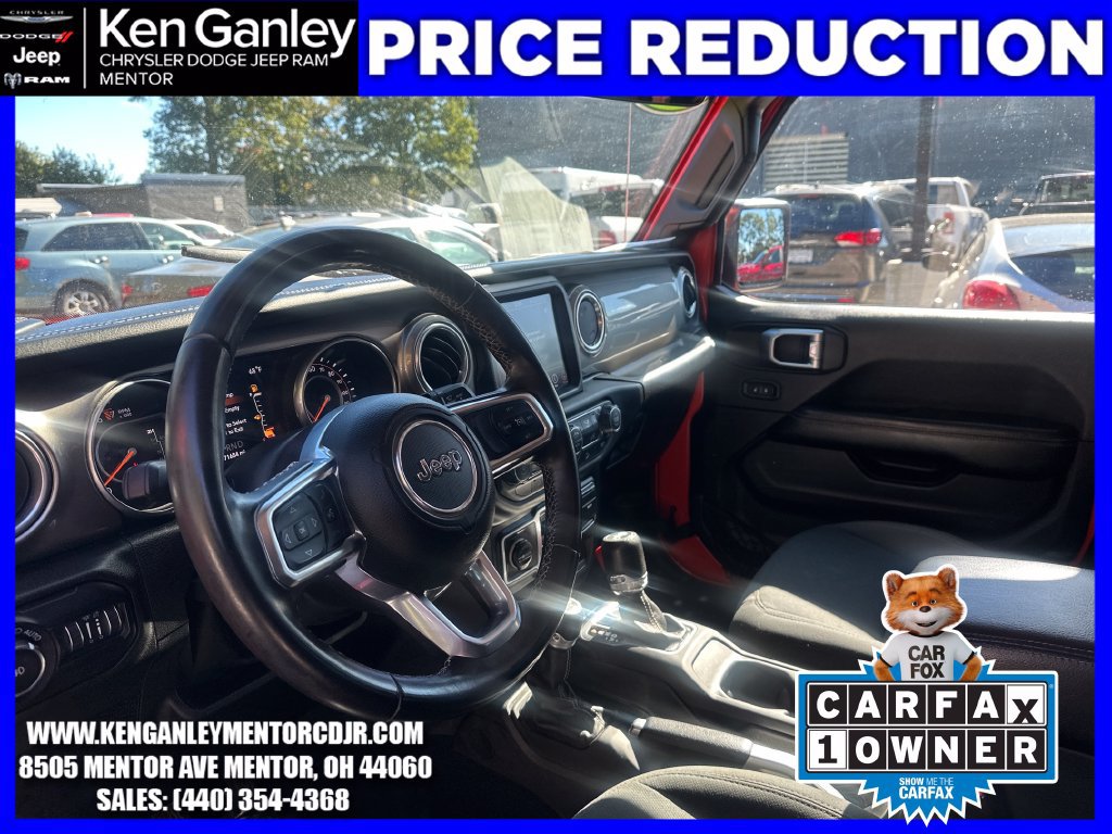 Used 2018 Jeep Wrangler Unlimited Sahara w/ Dual Top Group AWD/4WD image 17