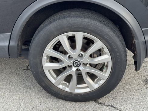 Certified 2021 Nissan Rogue Sport SV image 38