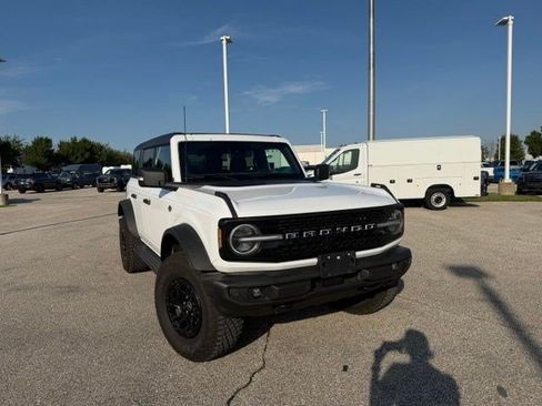 Used 2022 Ford Bronco Wildtrak AWD/4WD image 2
