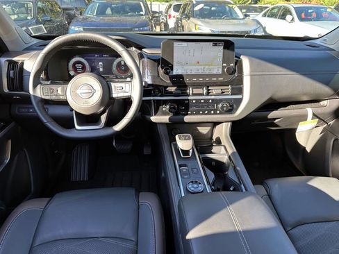 Certified 2025 Nissan Pathfinder Platinum w/ Cargo Package image 15