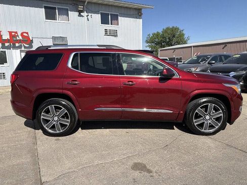Used 2017 GMC Acadia Denali w/ Technology Package AWD/4WD image 7