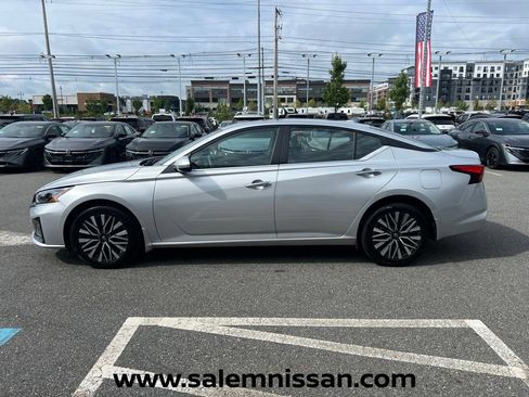 Certified 2024 Nissan Altima 2.5 SV w/ SV Premium Package AWD/4WD image 4