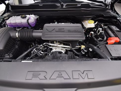 New 2026 RAM 1500 4x4 Crew Cab image 17