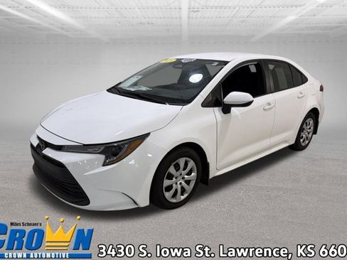 Used 2025 Toyota Corolla LE FWD image 1