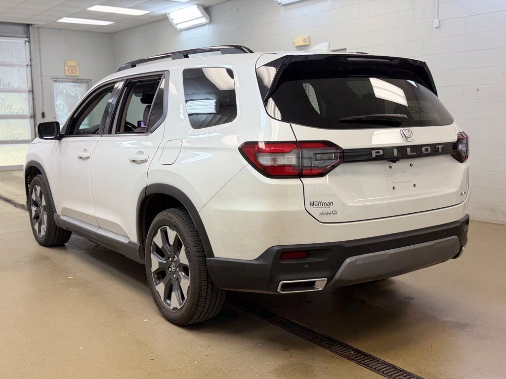 Used 2026 Honda Pilot Elite image 7