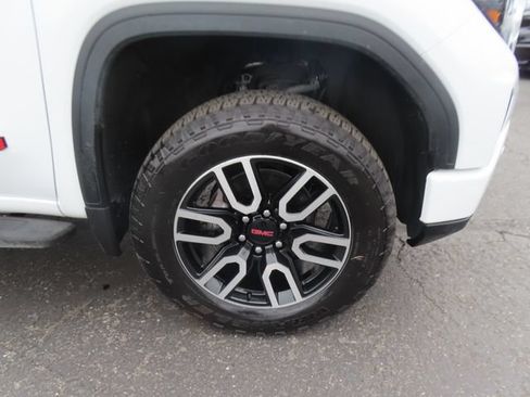 Certified 2025 GMC Sierra 1500 AT4 w/ AT4 Premium Package AWD/4WD image 11