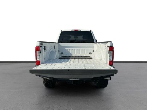 Used 2017 Ford F250 XLT image 24