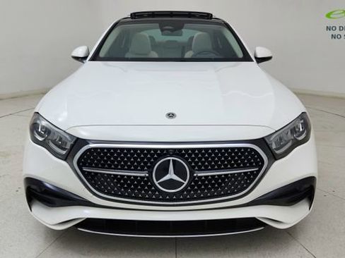 Used 2024 Mercedes-Benz E 350 4MATIC Sedan image 2