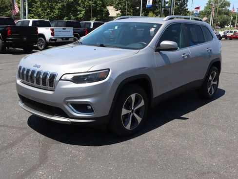 Used 2019 Jeep Cherokee Limited AWD/4WD image 35