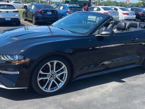 Used 2019 Ford Mustang Premium RWD image 4