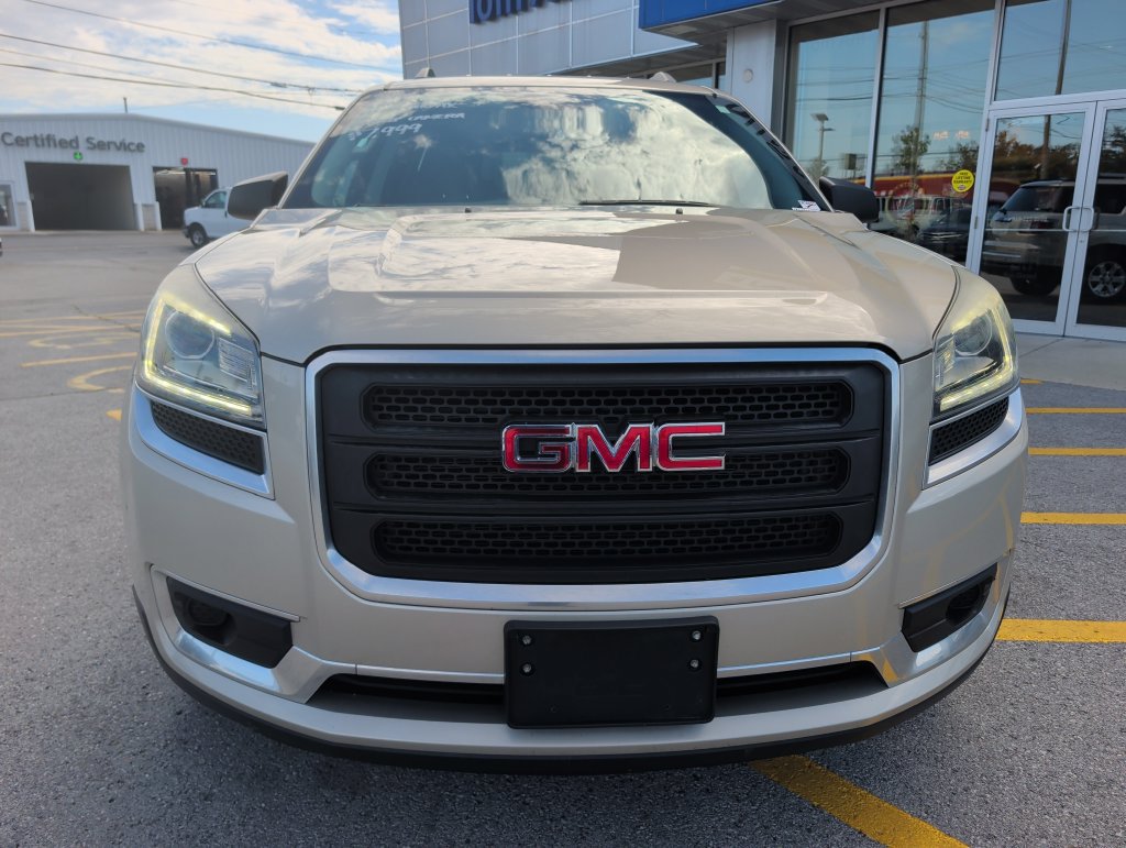 Used 2015 GMC Acadia SLE FWD image 2