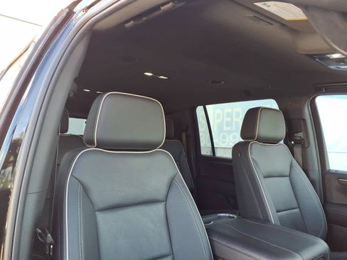 Used 2025 Chevrolet Suburban Premier AWD/4WD image 22