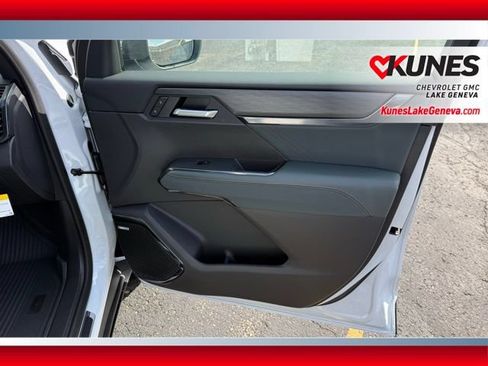 New 2026 GMC Acadia AT4 w/ Luxury Package AWD/4WD image 22