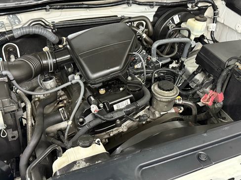 Used 2017 Toyota Tacoma 2WD Access Cab image 39