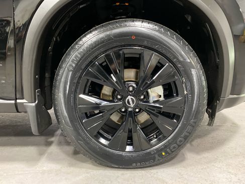 Used 2023 Nissan Rogue SV w/ SV Premium B Package image 31