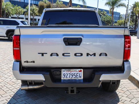 Used 2025 Toyota Tacoma TRD Off-Road AWD/4WD image 8