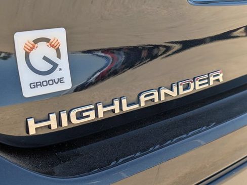 Used 2021 Toyota Highlander XSE AWD/4WD image 14