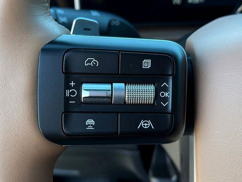 Used 2025 Hyundai Santa Fe Limited image 17