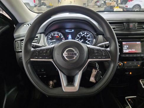 Used 2017 Nissan Rogue S FWD image 29