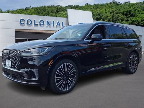 Used 2025 Lincoln Aviator Black Label AWD/4WD image 3