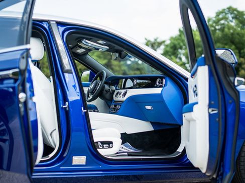 Used 2023 Rolls-Royce Ghost w/ Ghost Package image 62