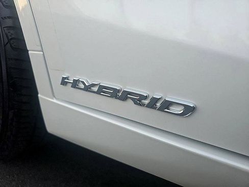 Used 2022 Lexus ES 300h w/ Premium Package image 9