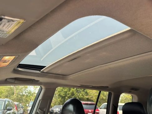 Used 2012 Toyota Highlander SE w/ Tow Pkg FWD image 27