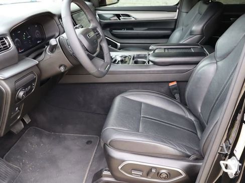 Used 2023 Jeep Wagoneer Series II RWD image 17