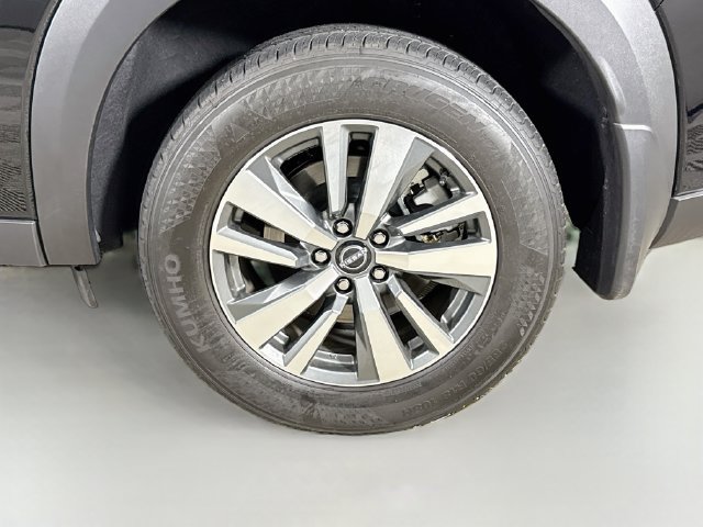 Used 2025 Nissan Pathfinder SL AWD/4WD image 32