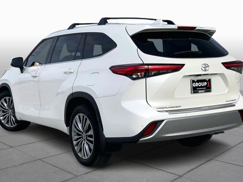 Used 2020 Toyota Highlander Platinum image 11