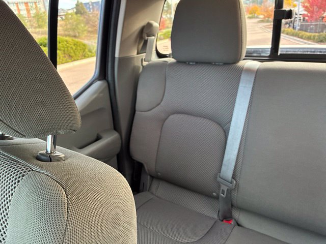 Used 2021 Nissan Frontier SV w/ Midnight Edition Floor Mats AWD/4WD image 17