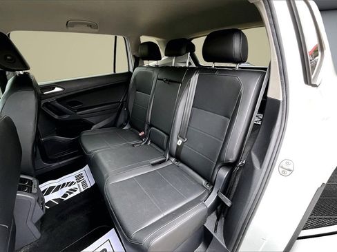 Used 2019 Volkswagen Tiguan SE image 20