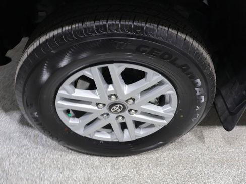 Used 2026 Toyota Tundra SR5 w/ SR5 Premium Package AWD/4WD image 9