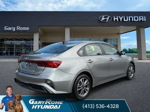 Used 2023 Kia Forte LXS w/ LXS Technology Package FWD image 8