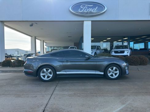 Used 2019 Ford Mustang Coupe image 7