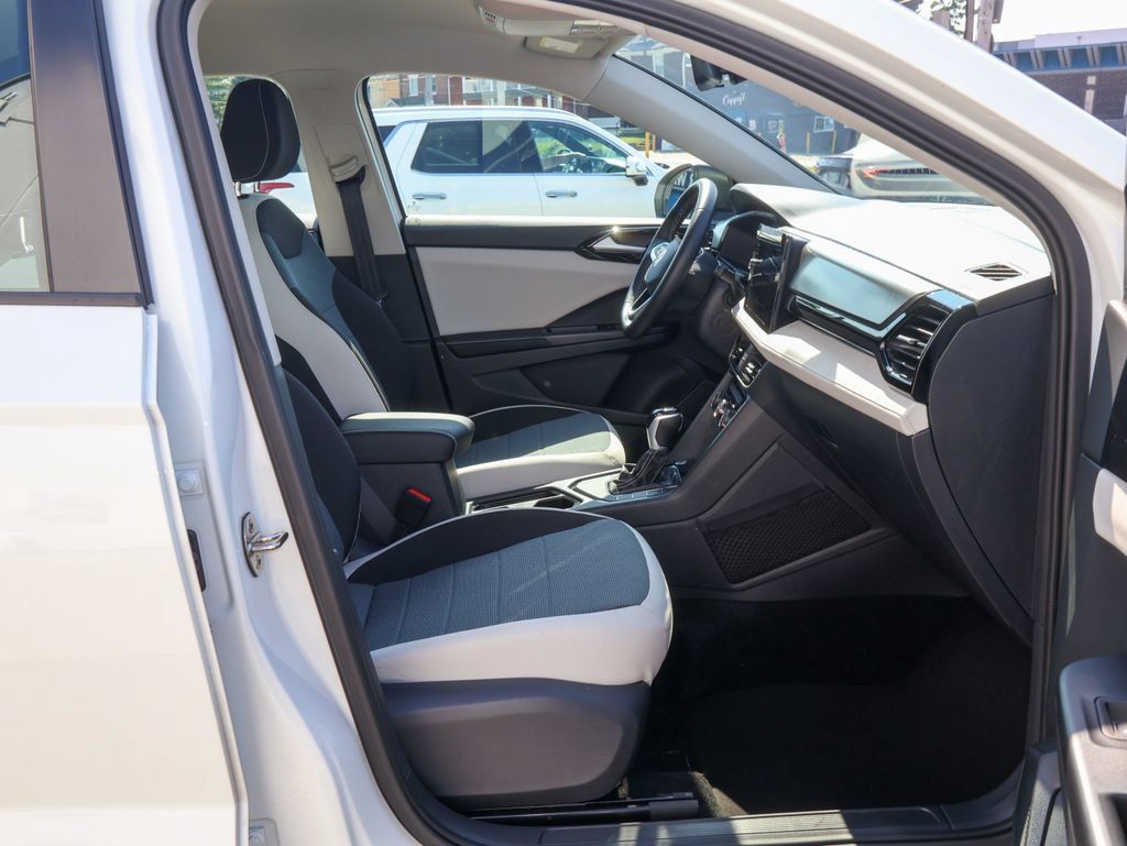 Used 2025 Volkswagen Taos S FWD image 27