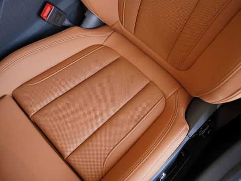 Used 2026 BMW 330i Sedan w/ Premium Package RWD image 12