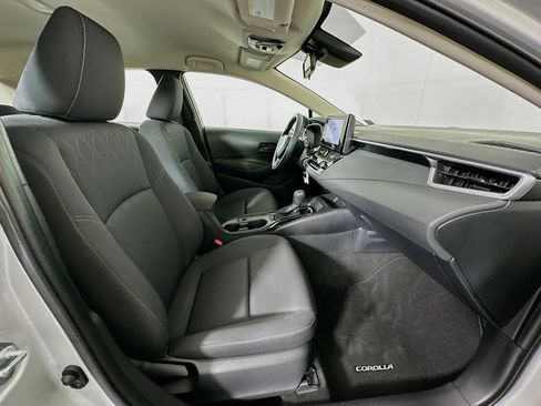 Used 2024 Toyota Corolla LE image 28