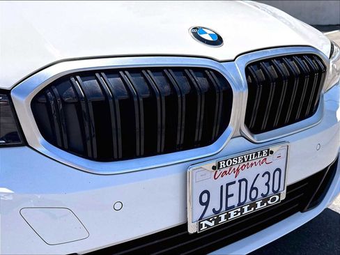 Used 2023 BMW 330i Sedan w/ Premium Package RWD image 32