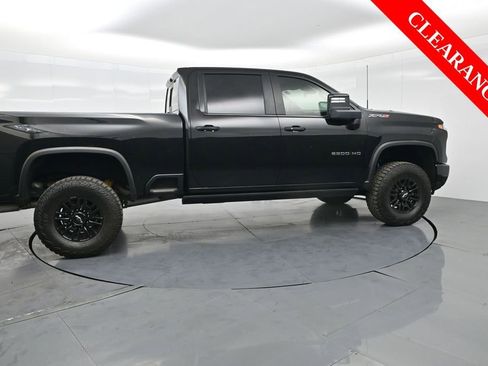 Used 2025 Chevrolet Silverado 2500 ZR2 w/ Technology Package image 5