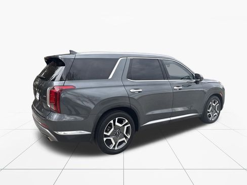 Used 2023 Hyundai Palisade Limited w/ Winter Package image 9