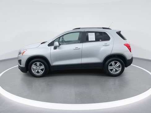 Used 2016 Chevrolet Trax LT w/ LT Convenience Package image 5