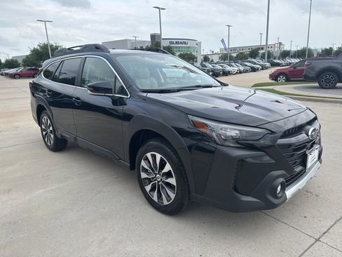 Used 2025 Subaru Outback Limited image 1