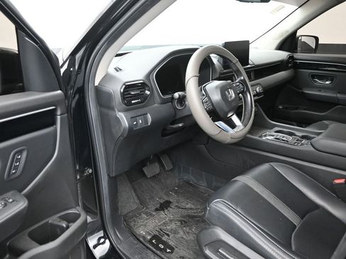 Used 2025 Honda Pilot EX-L image 10